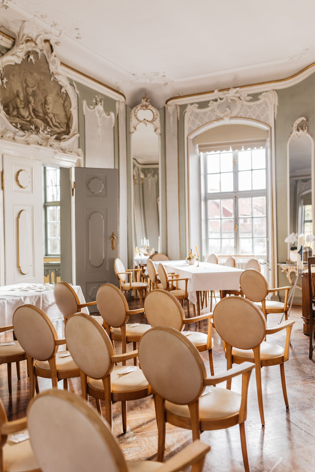 Für Trauungen genutzter Innenraum im barocken Schloss Schliestedt